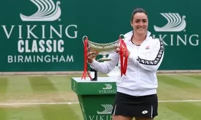 إنجازات أنس جابر في بطولات ويملبدون للتنس