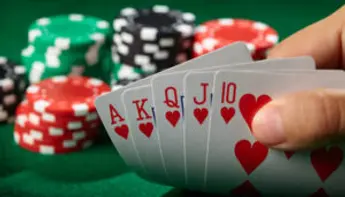 4 أنواع لعبة البوكر اون لاين التي يمكنك تجربتها
